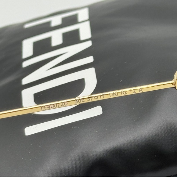 NEW FENDI FE40072U 30E SUNGLASS AVIATOR GOLD METAL UNISEX FENDI EYEWEAR - Picture 9 of 11